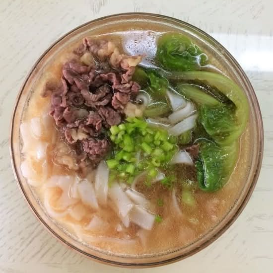 Rice Noodle Soup with Beef 牛肉粿条汤